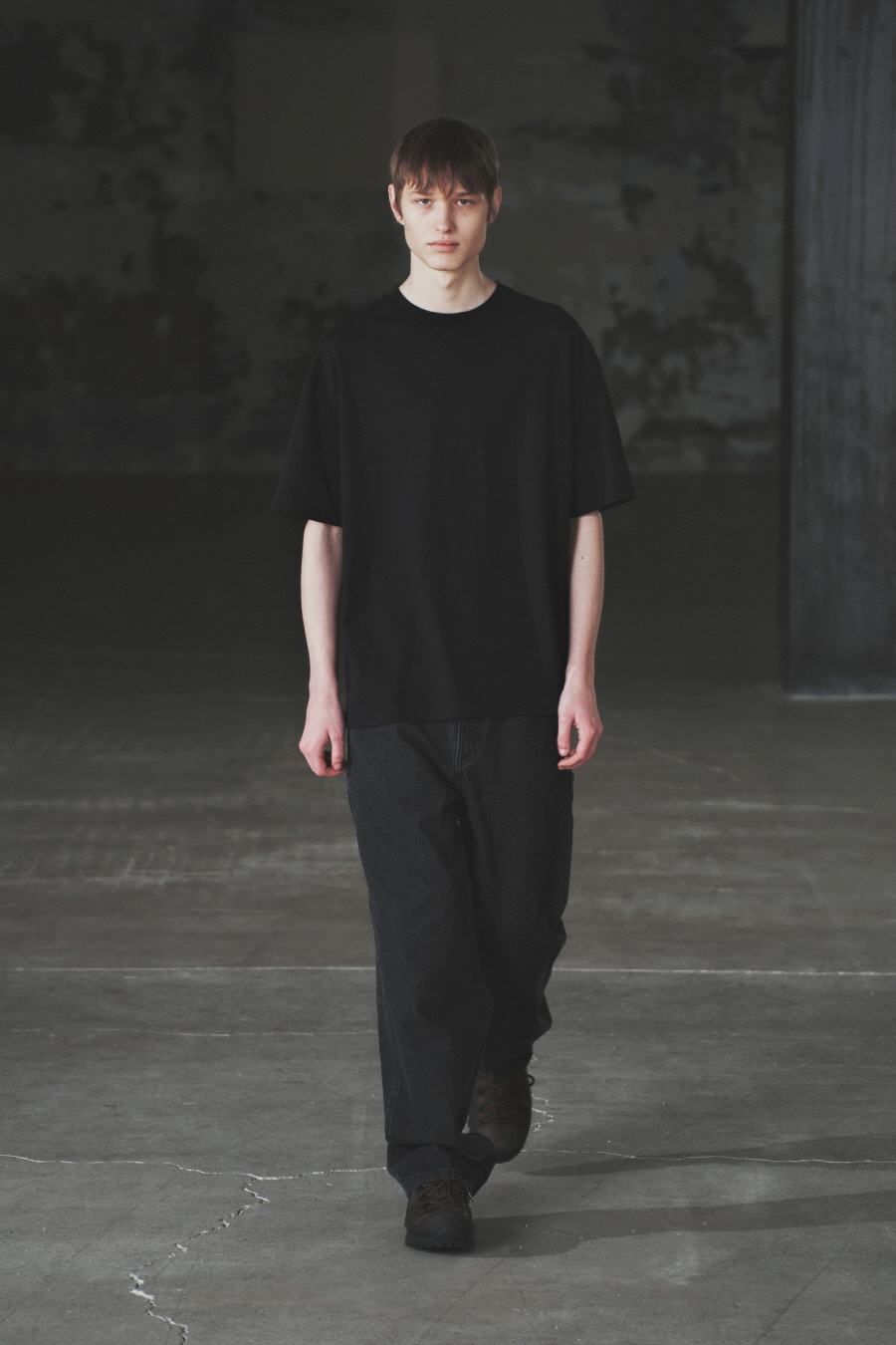 バックプリント ロゴ Tシャツ BLACK | ファッション通販サイト NUGU